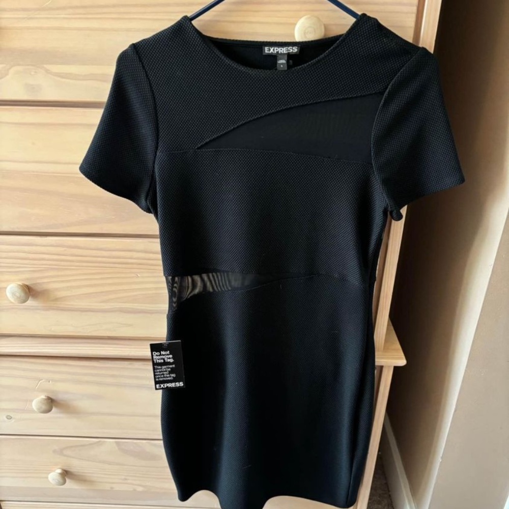 Black bodycon dress